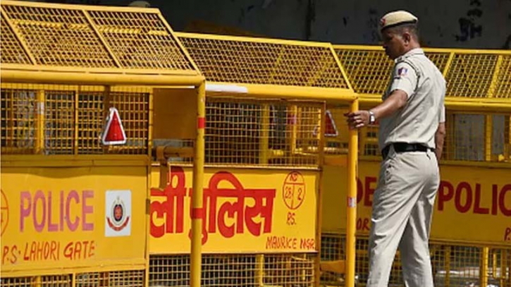 Delhi police raid homes of prominent journalists Delhi police raid homes of prominent journalists