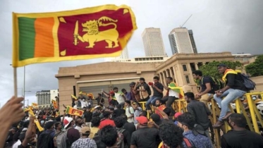 China offers debt aid to crisis-hit Sri Lanka