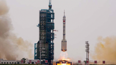 China Successfully Launches New Manned Spaceship