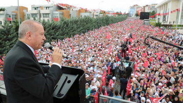 Erdogan celebrates presidential election run-off win