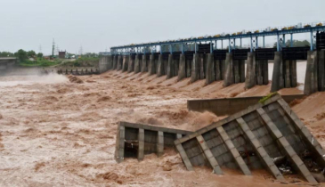 Heavy rains hit Himalayas, spread havoc in India and Pakistan