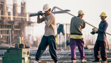 Migrant workers in Gulf face rising risks amid regional conflict: HRW