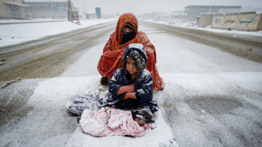 Millions of Afghans go hungry as winter cold bites