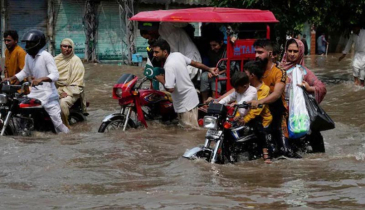 Pakistan monsoon rains death toll rises to 299, including 140 children