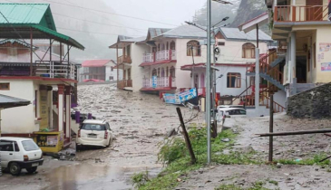 100 missing after flash flood washes out Indian Himalayan town