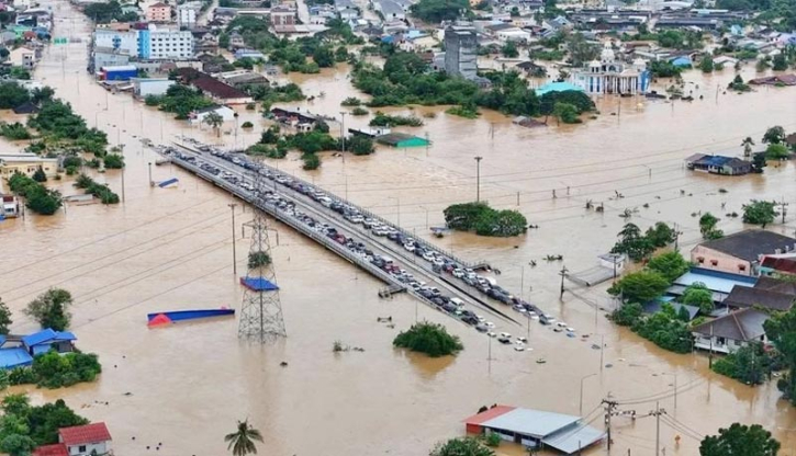Over 1,500 dead as floods strike four Asian nations
